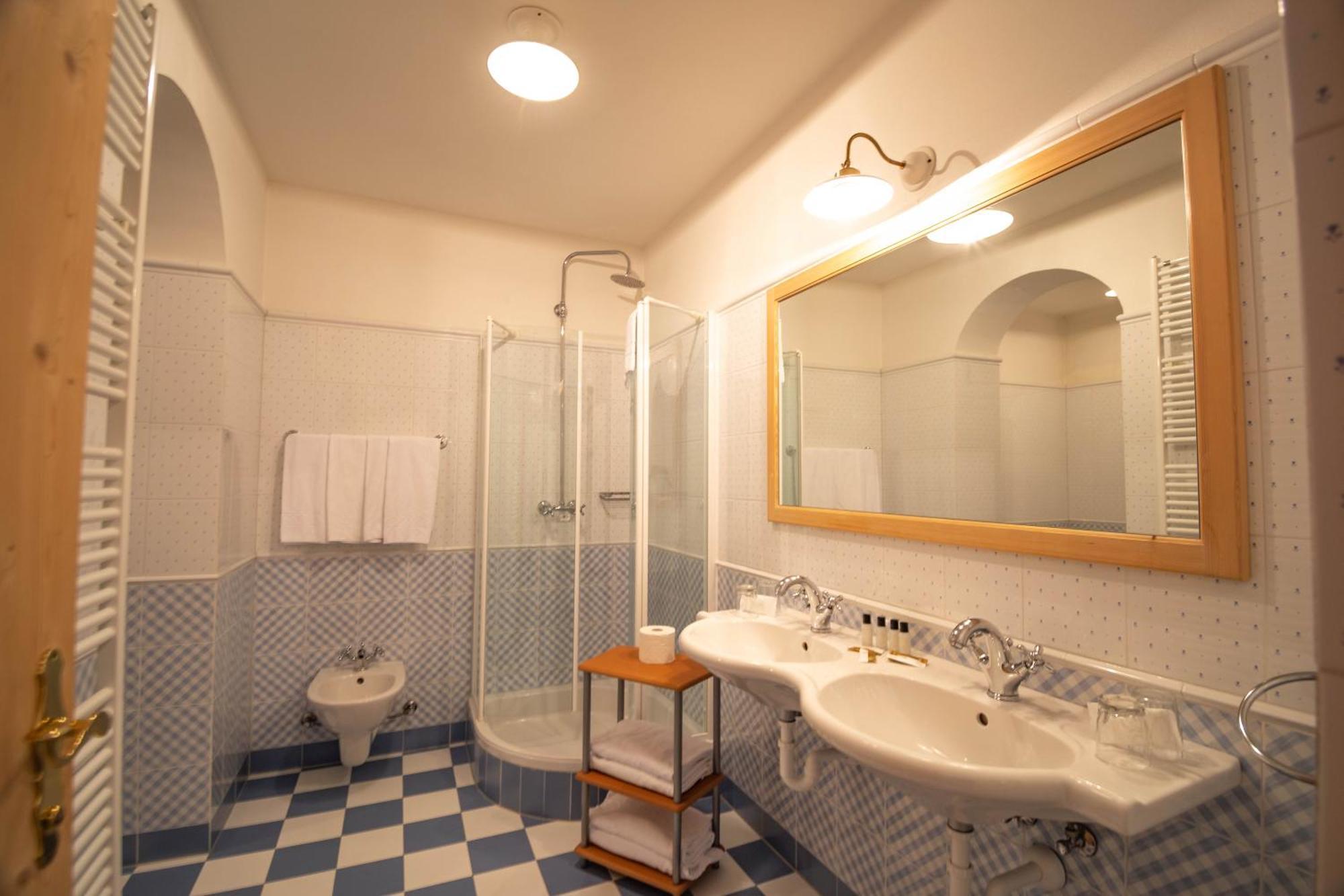 Hotel Vermoi ลาเซส ภายนอก รูปภาพ